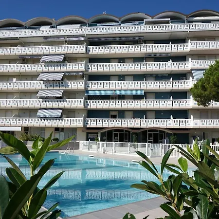 Gorgeous With Pool And Terrace Apartmán