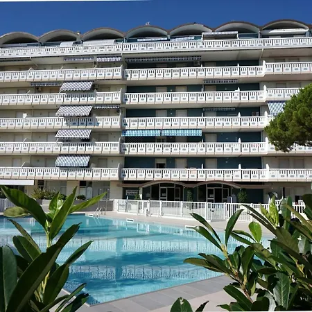 Apartment Gorgeous With Pool And Terrace *